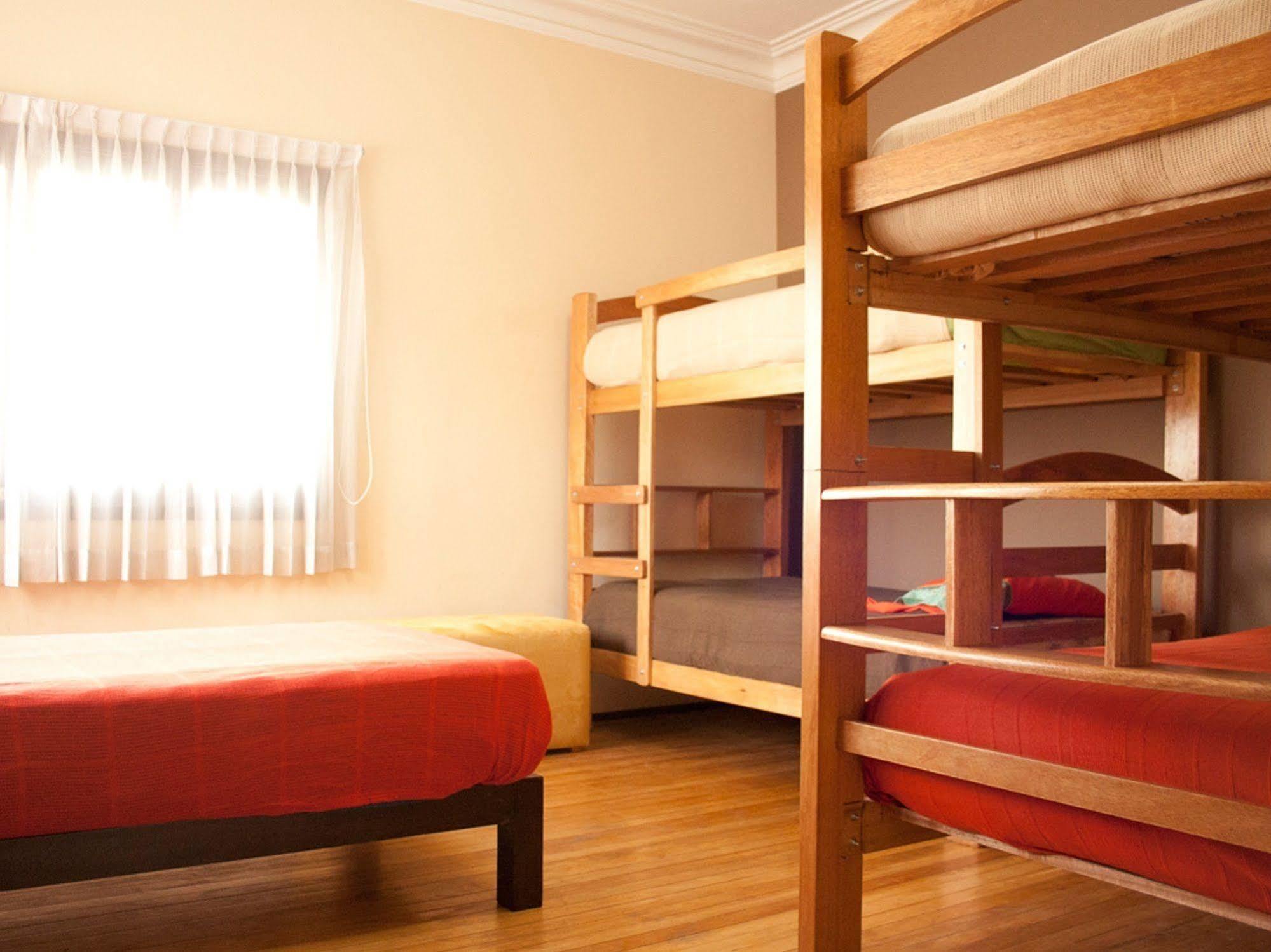 Pachacutec Hostal Lirium מראה חיצוני תמונה